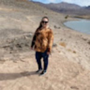 Meet your Posher, Leslie